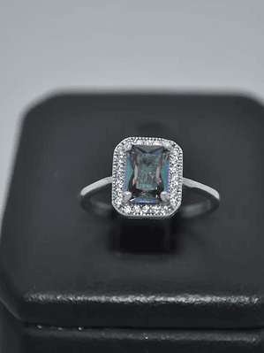 Anillo Rectangular Con Topacio Místico Y Circones