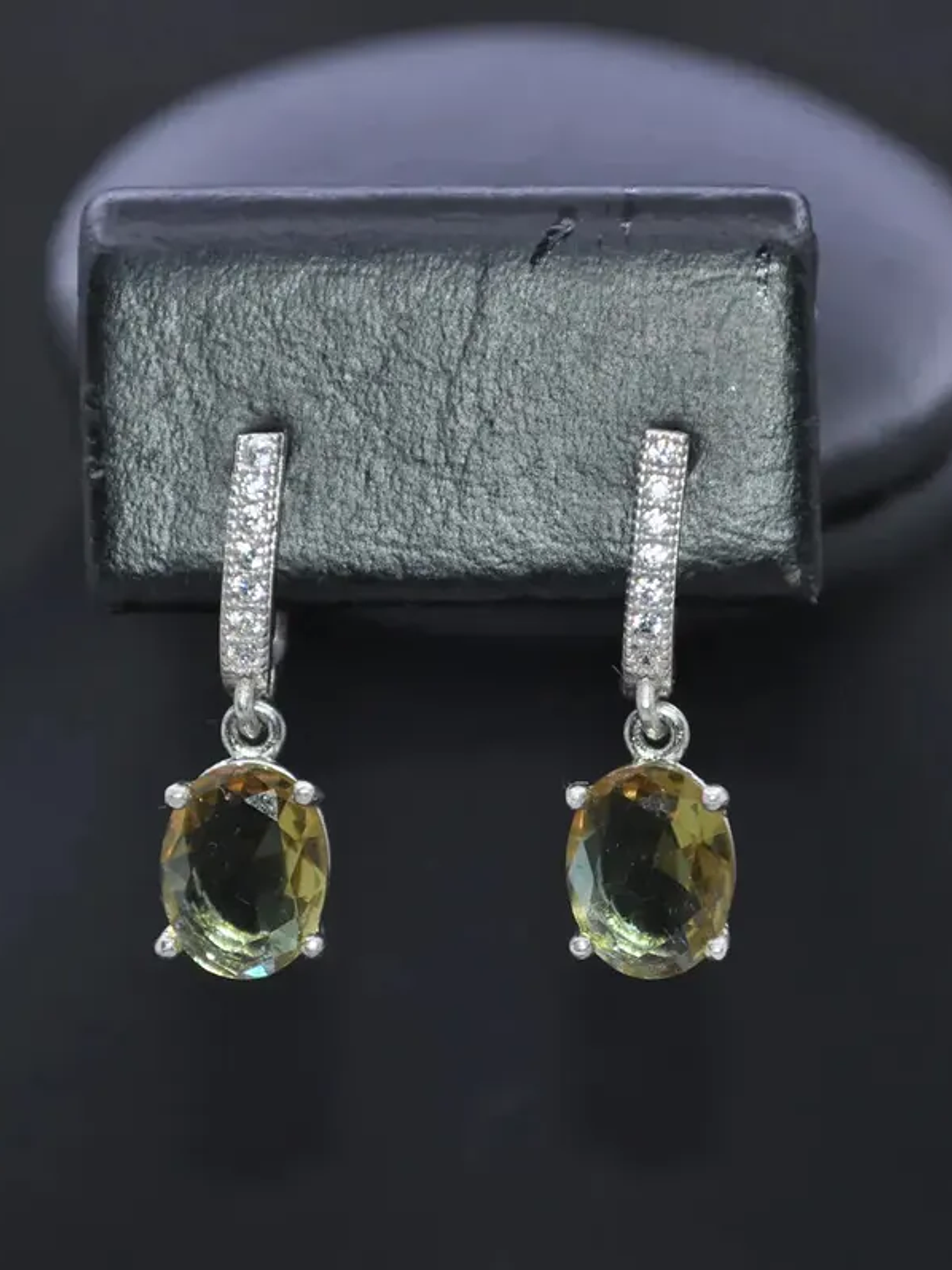 Aretes Ovalados Piedra Que Cambia De Color Sultanita 2