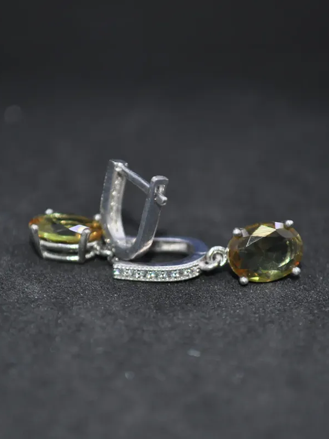 Aretes Ovalados Piedra Que Cambia De Color Sultanita 4