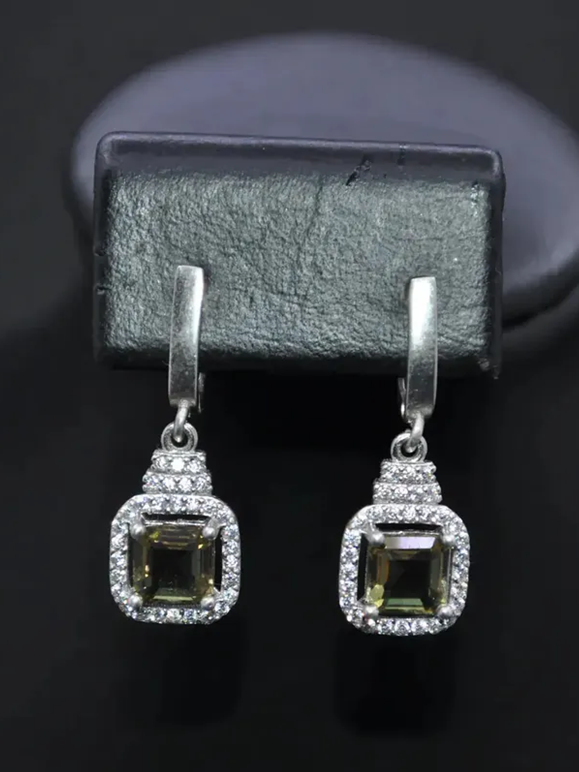 Aretes Cuadrados con Piedra Turca Sultanita 2