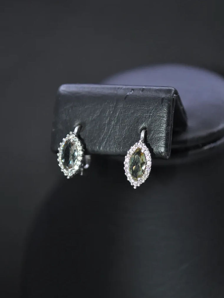Aretes Pequeños y Delicados en Plata 925 con Piedra Sultanita 2
