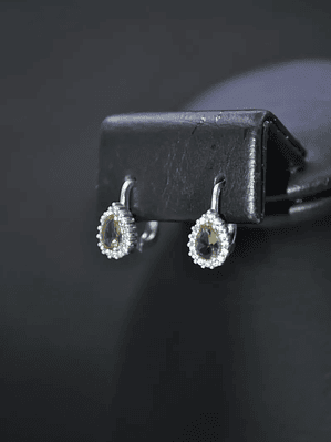 Aretes en Forma de Gota Con Sultanita