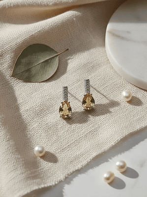 Aretes En Gota Con Piedra Que Cambia De Color
