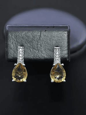 Aretes En Gota Con Piedra Que Cambia De Color