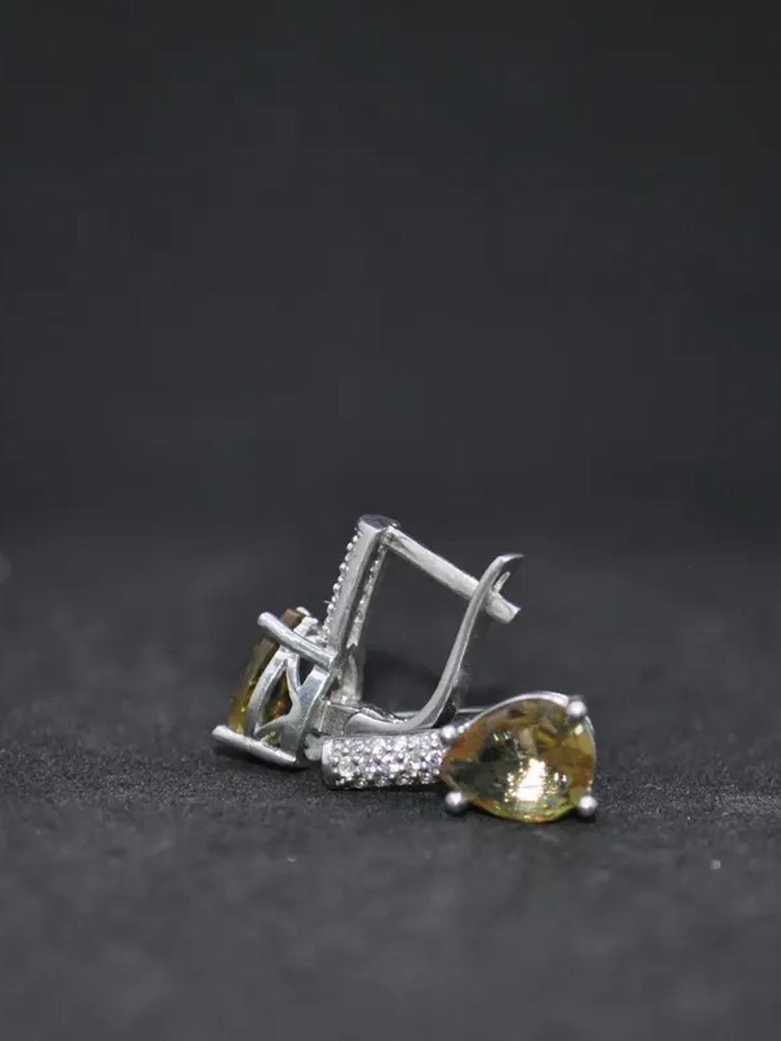 Aretes En Gota Con Piedra Que Cambia De Color 4