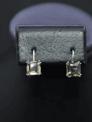 Aretes Cuadrados Sencillos Y Elegantes Con Sultanita