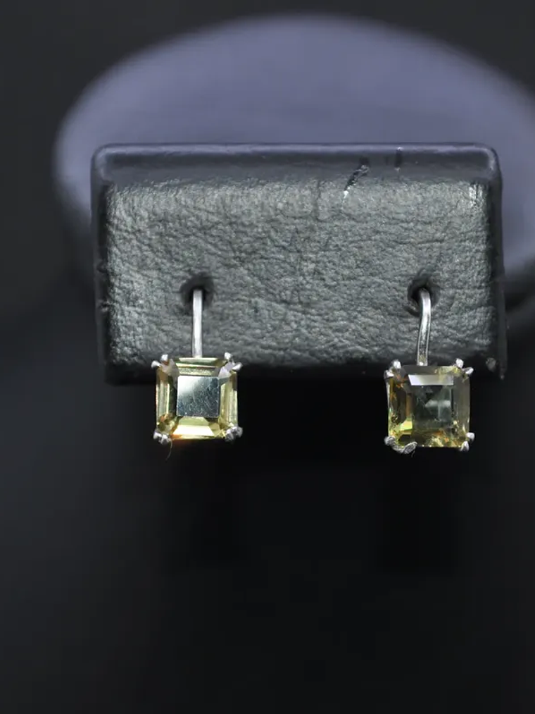 Aretes Cuadrados Sencillos Y Elegantes Con Sultanita 2