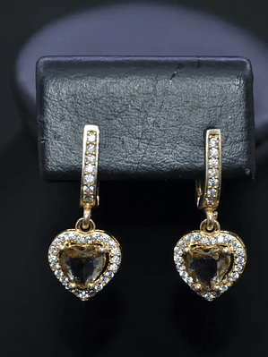 Aretes Dorados Forma Corazón Con Piedra Sultanita Y Circones
