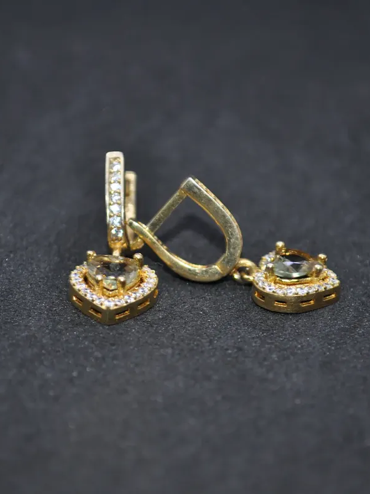 Aretes Dorados Forma Corazón Con Piedra Sultanita Y Circones 4