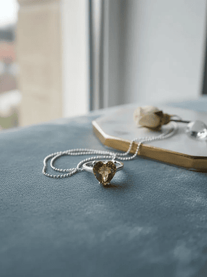 Bello Anillo De Corazón En 925 Plata Con Sultanita