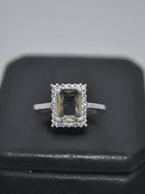 Bello Anillo Rectangular En 925 Plata Con Sultanita Y Circones