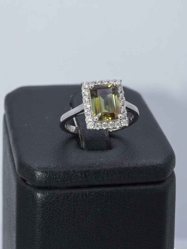 Bello Anillo Rectangular En 925 Plata Con Sultanita Y Circones 3