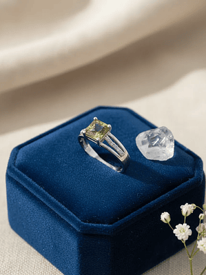 Anillo En Plata Cuadrado Con Sultanita Y Circones En Plata