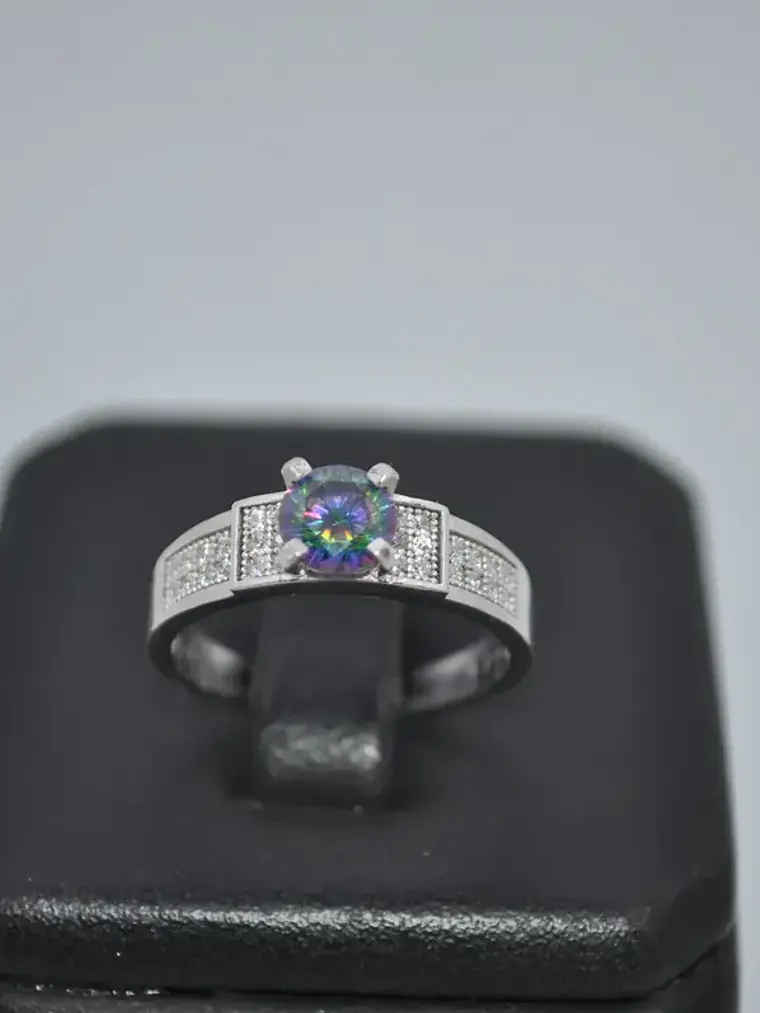 Elegante Anillo con Topacio Místico Y Circones  2