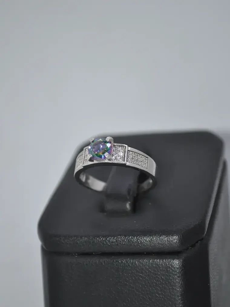 Elegante Anillo con Topacio Místico Y Circones  3