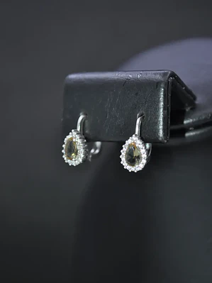 Aretes en Forma de Gota Con Sultanita y Circones