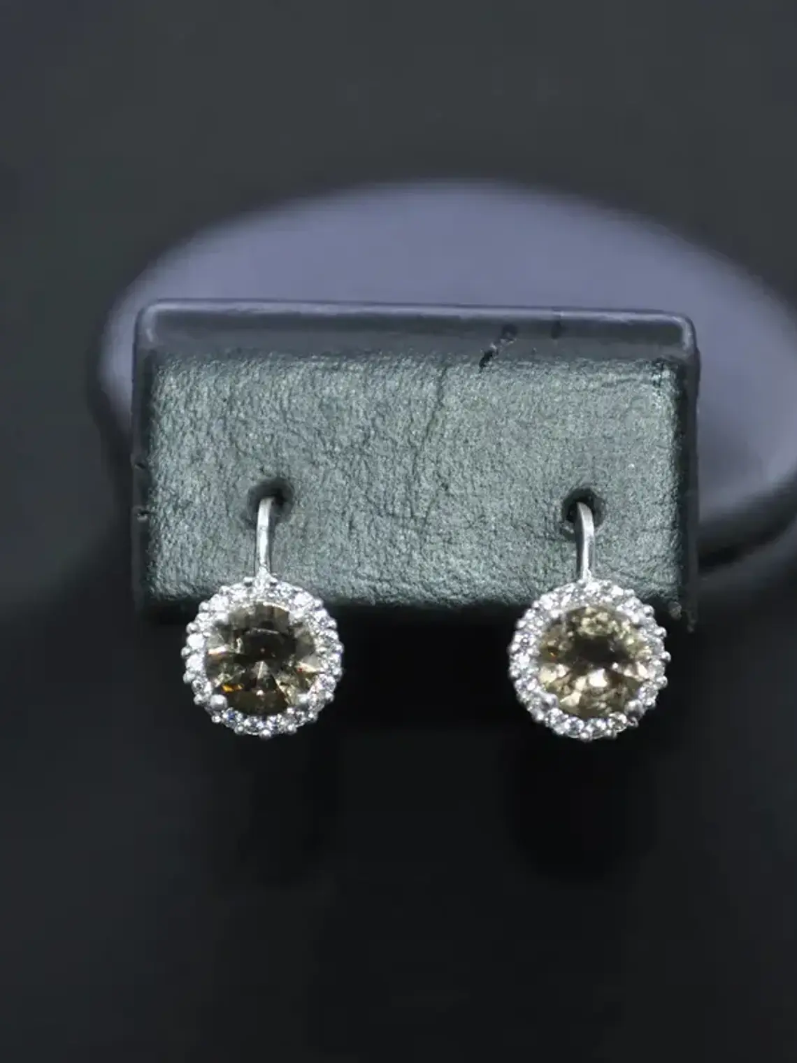 Aretes Redondos Pequeños Con Piedra Sultanita Y Circones 2