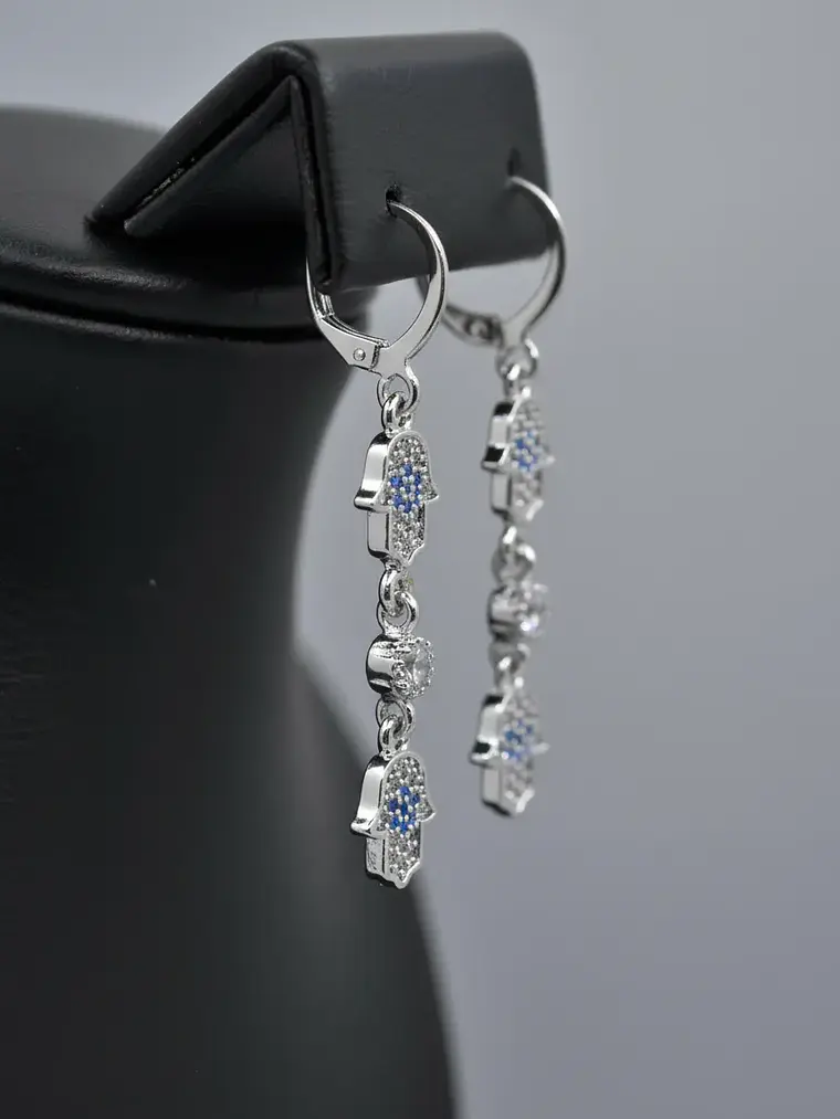Aretes Largos de Mano y Ojo Turco con Circones Azules y Blancos 3