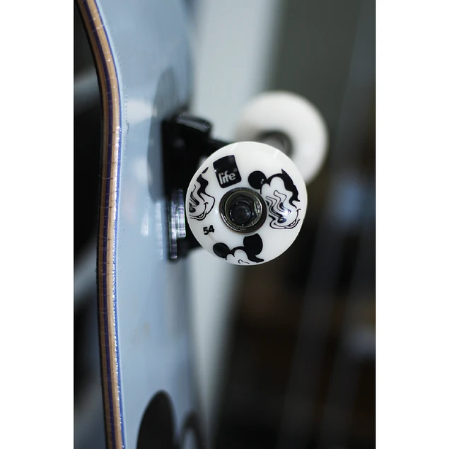 Pro Mickey Mad White 7.75