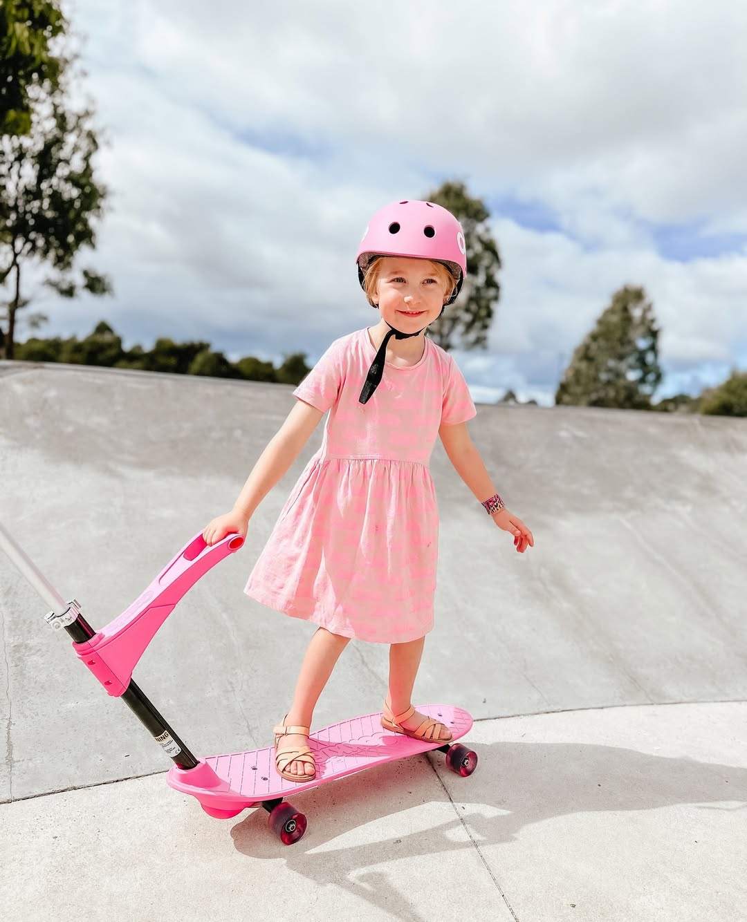 Ookkie Skateboard Pink 4