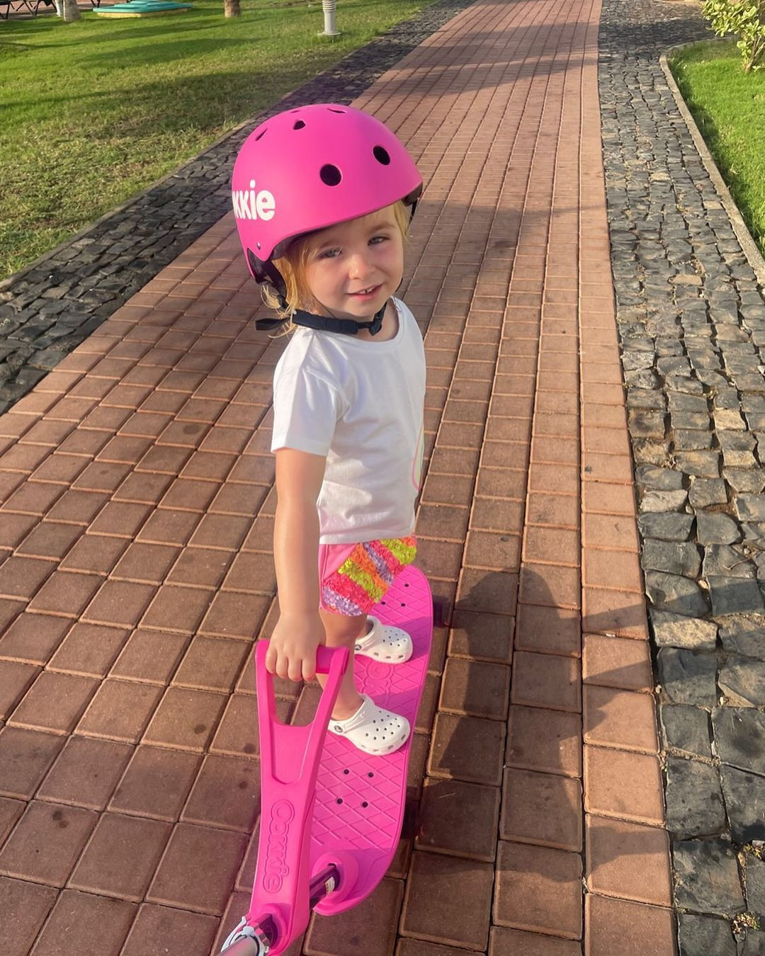 Ookkie Skateboard Pink 12