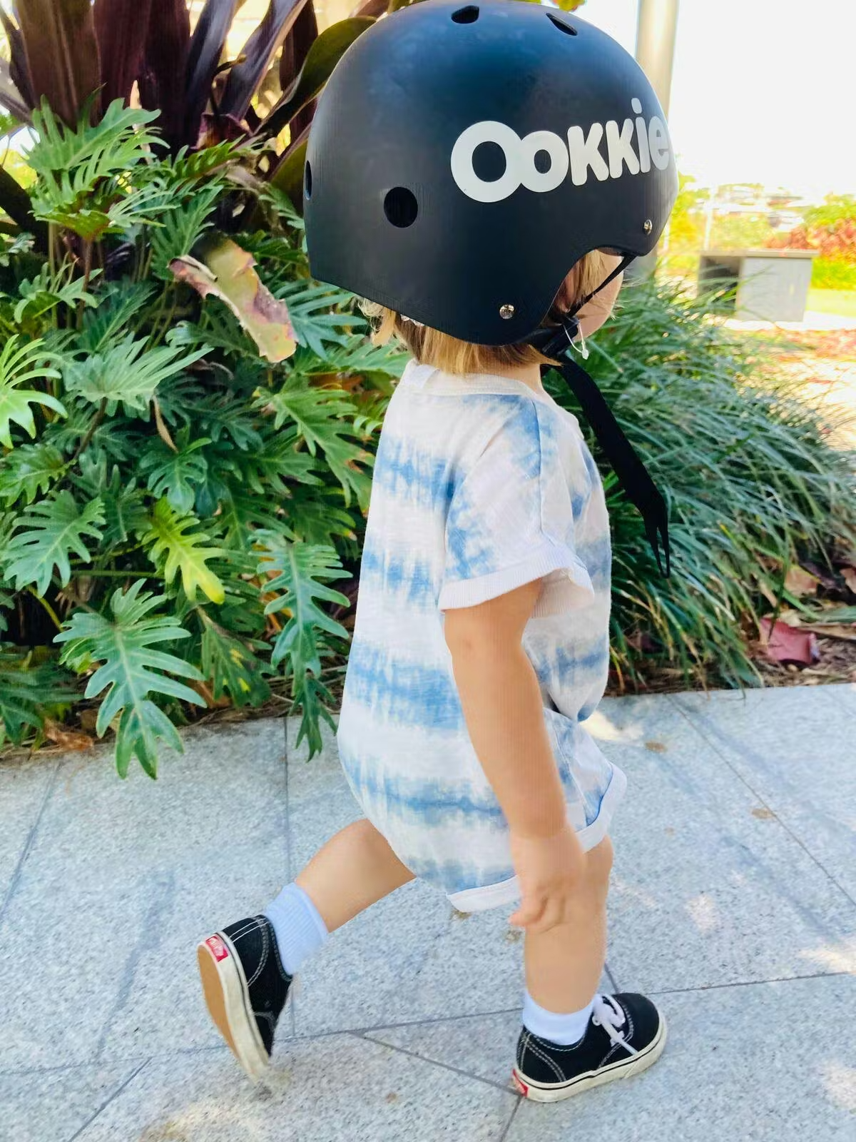 Ookkie Casco Black 3