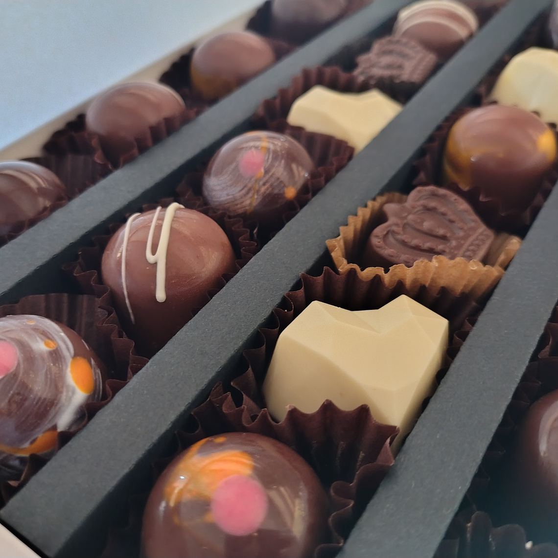 Caja 150 g- 12 bombones 1