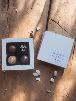 Caja 50g- 4 bombones (borde)