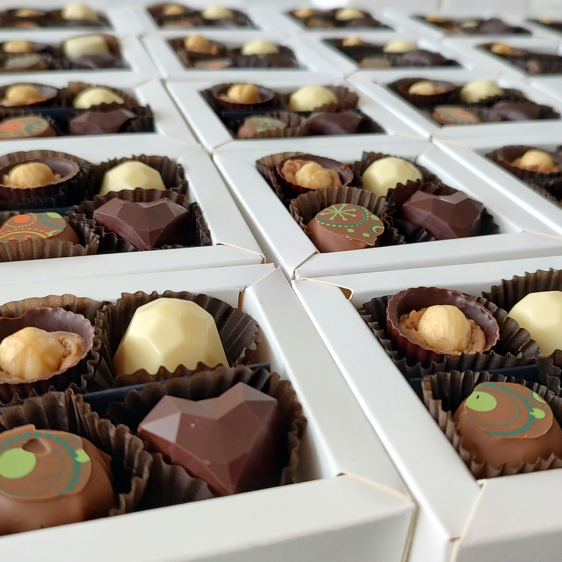 Caja 50g- 4 bombones (borde) 2