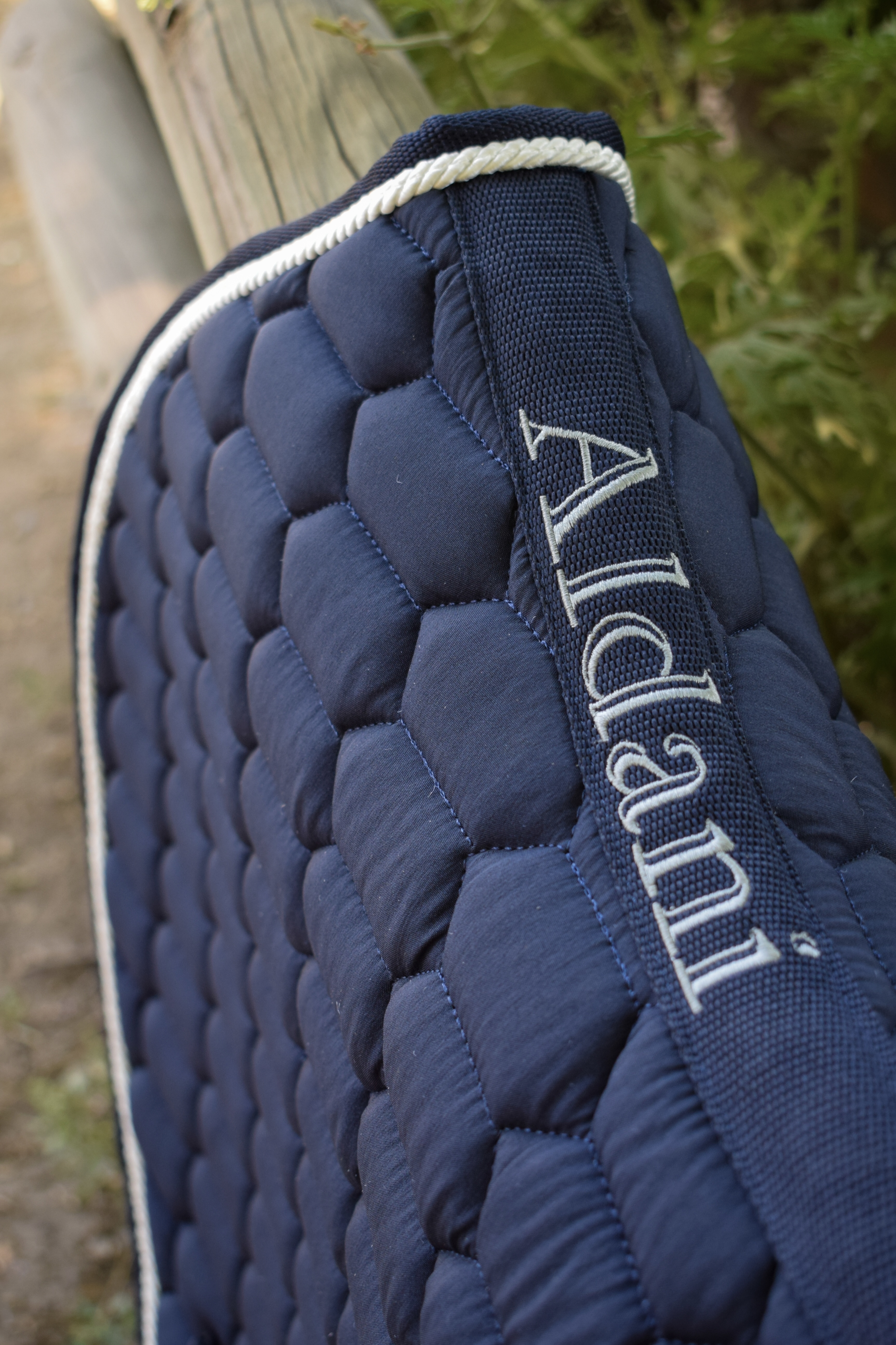 Mandil de Salto Azul Marino con Cordón Blanco 3