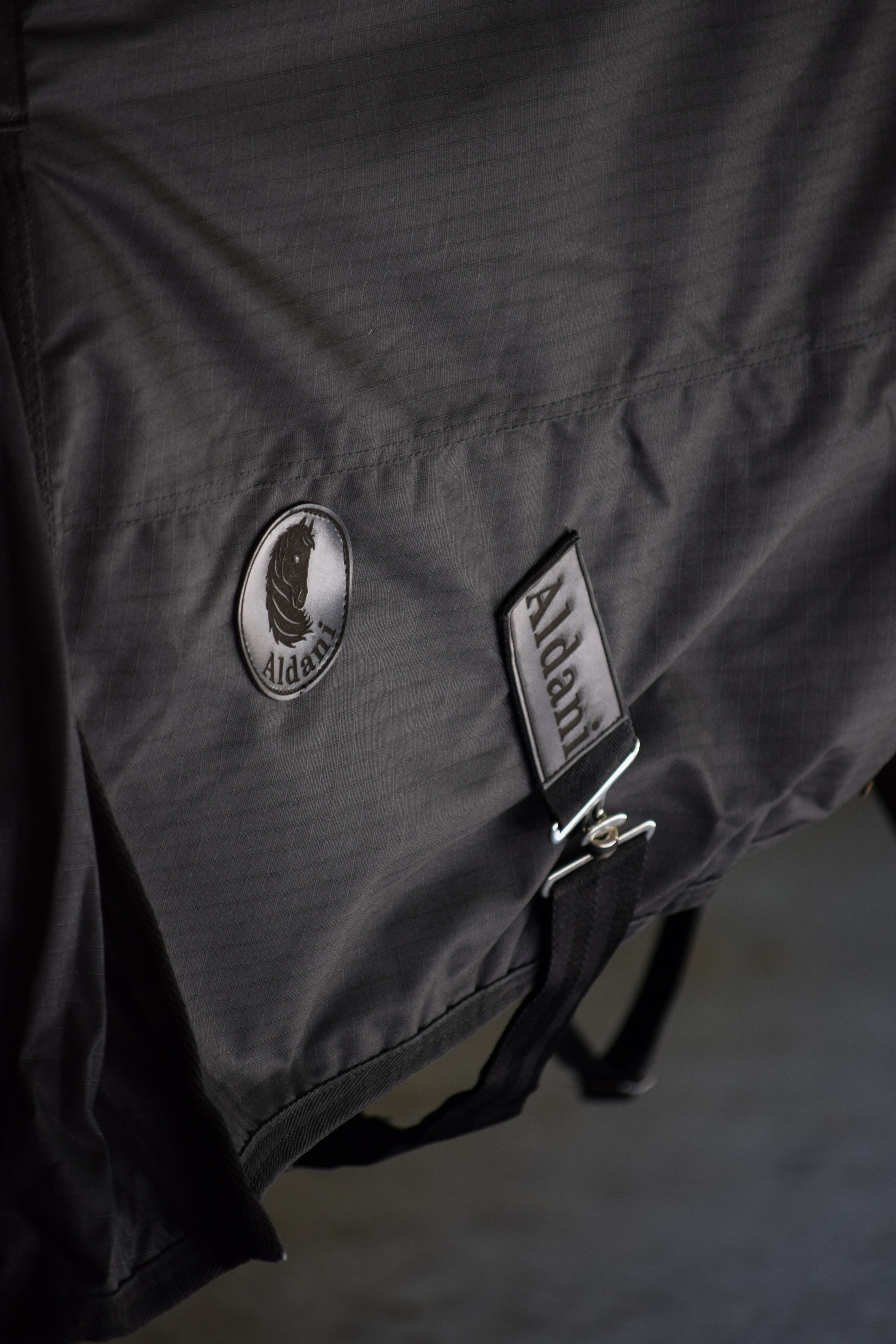 Capa de Invierno 600D Ripstop 300 g Negro | Aldani Ecuestre 4