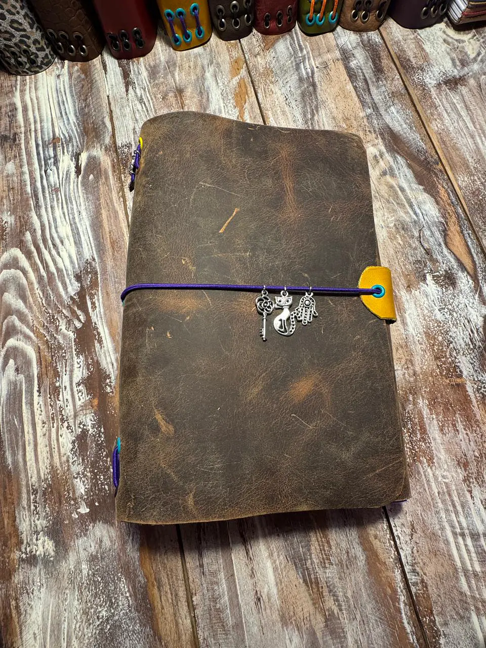 Journal Tamaño A5 (14,8 x 21 cm) + 3 Libretas incluidas 1