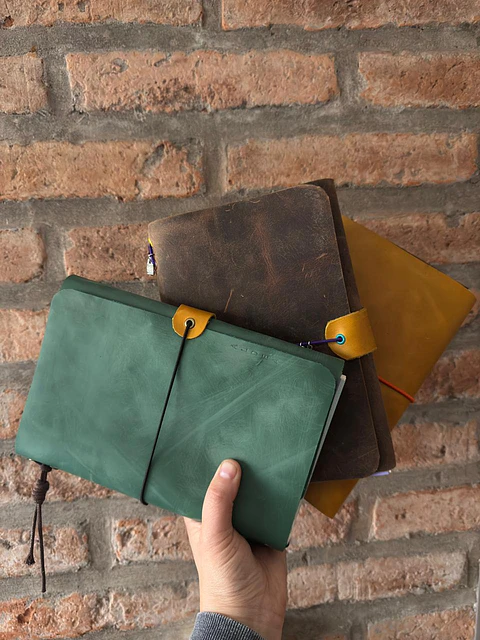 Journal Tamaño A5 (14,8 x 21 cm) + 3 Libretas incluidas