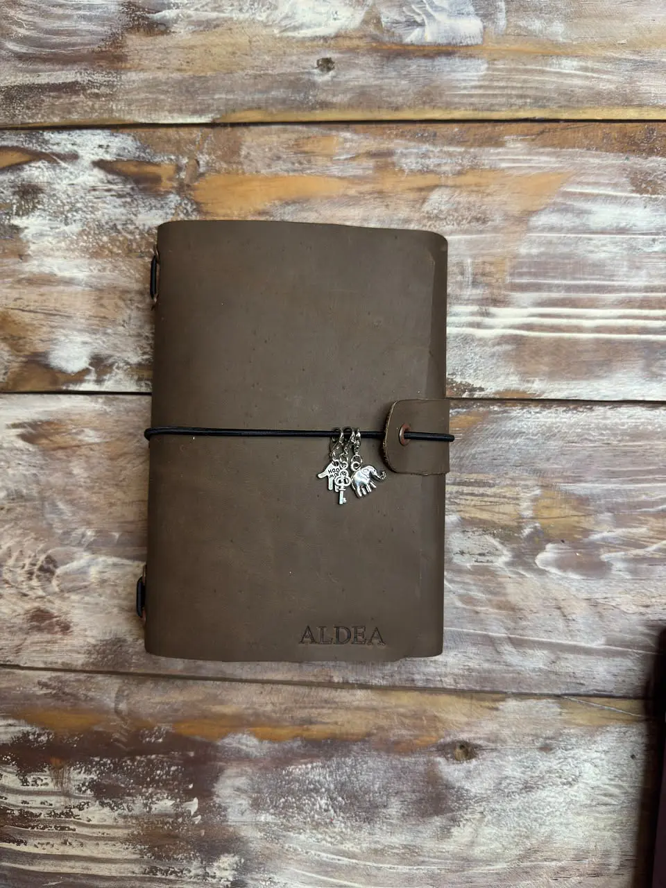 Journal Tamaño A6 (10,5 x 14,8 cm) + 3 Libretas Incluidas 10