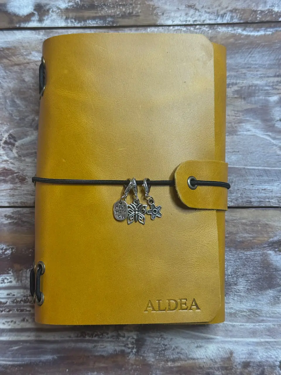 Journal Tamaño A6 (10,5 x 14,8 cm) + 3 Libretas Incluidas 13
