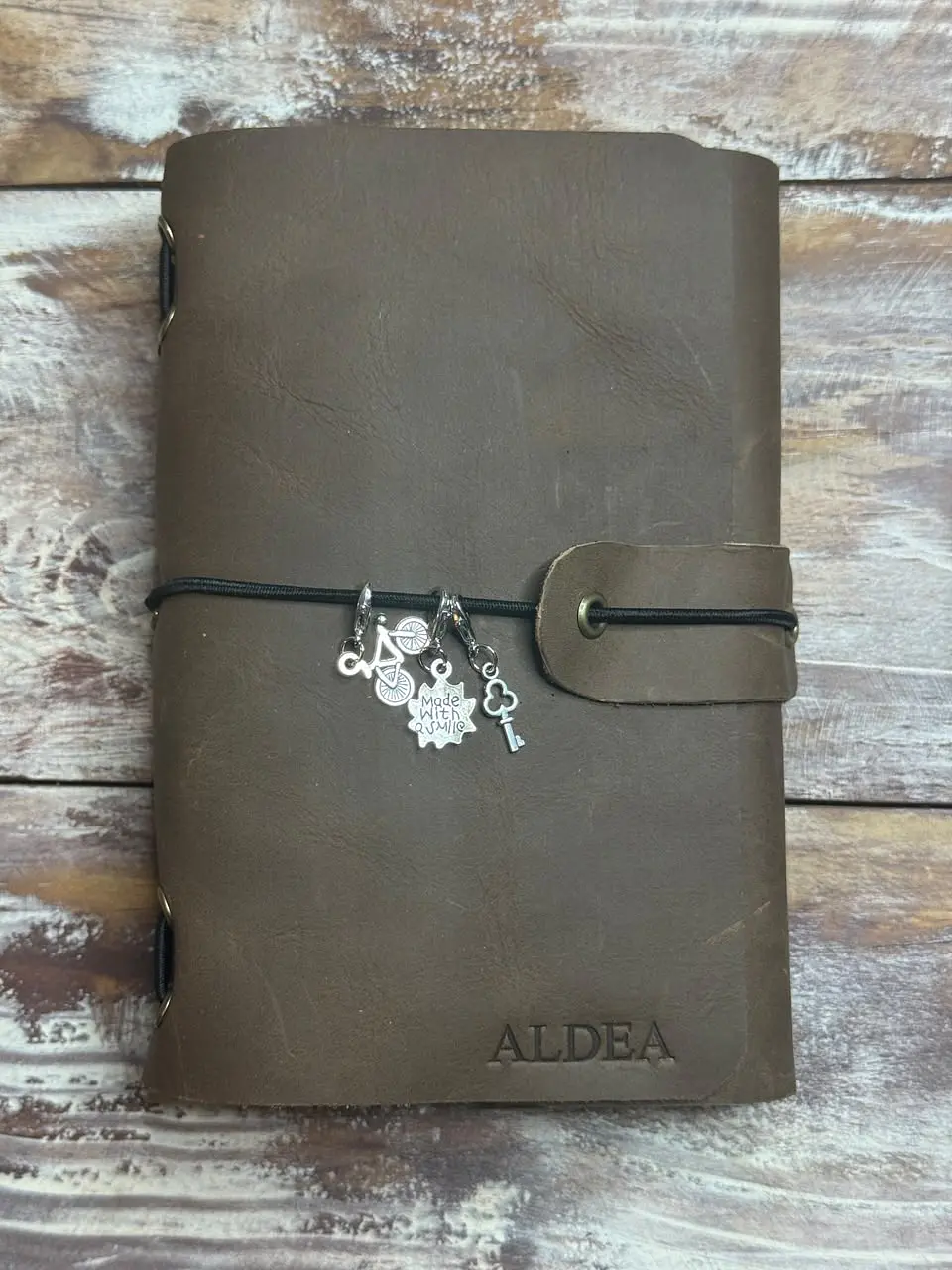 Journal Tamaño A6 (10,5 x 14,8 cm) + 3 Libretas Incluidas 14