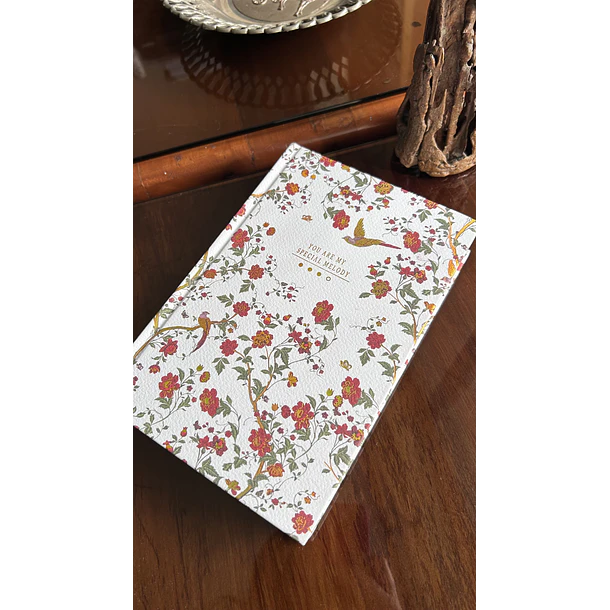 Cuaderno Tapa dura -  Art Journal Floral - Hojas Ahuesadas Lisas 3