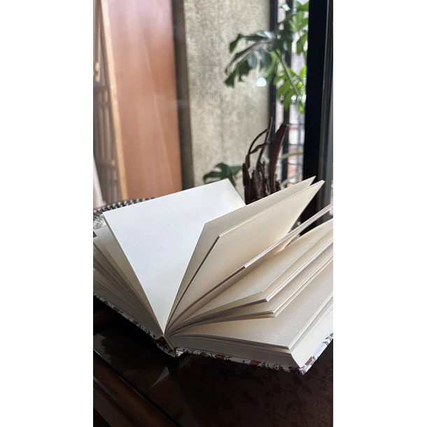 Cuaderno Tapa dura -  Art Journal Floral - Hojas Ahuesadas Lisas 4