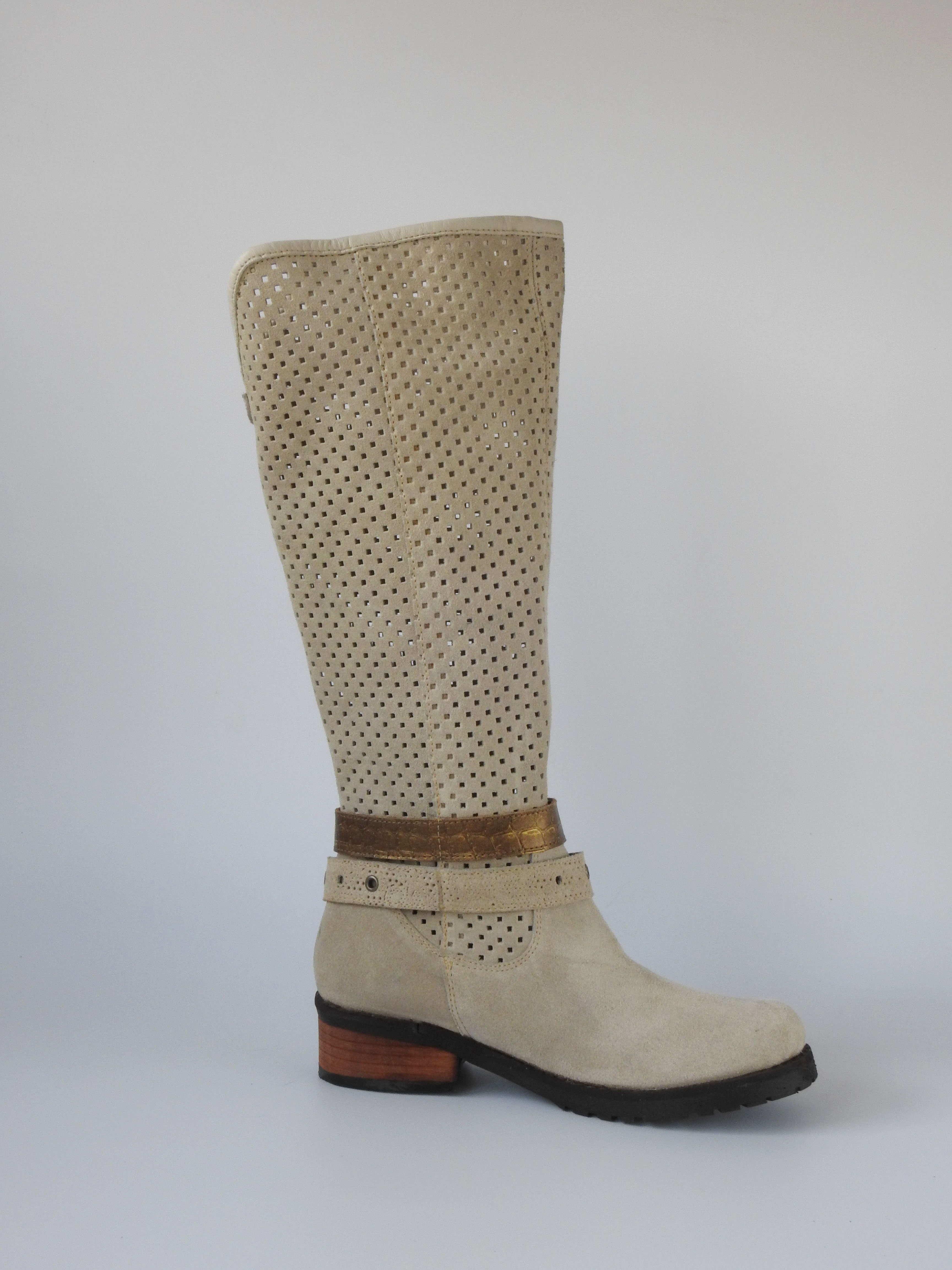 Bota reno beige calada