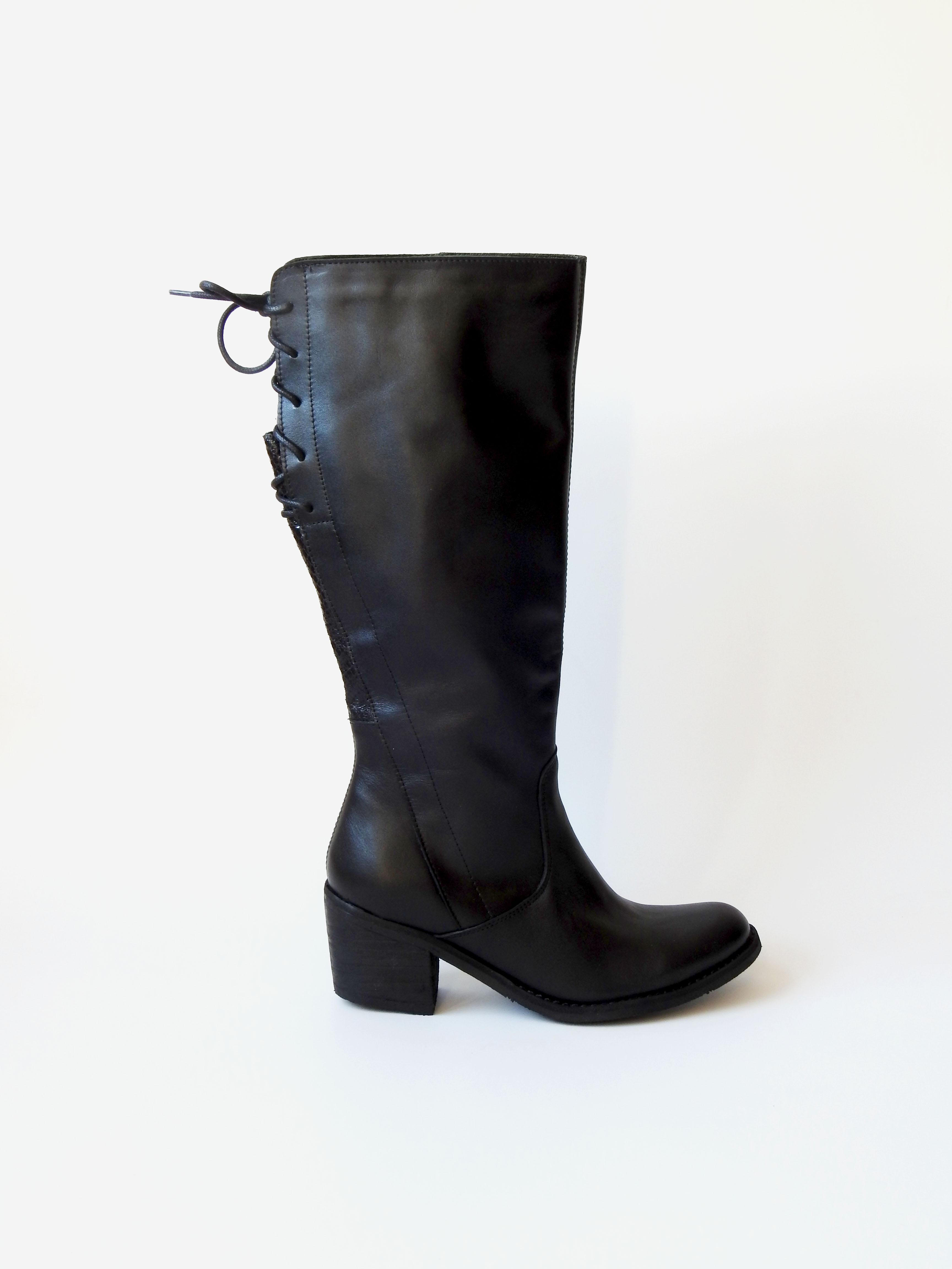 Bota cuero modelo Alma negra