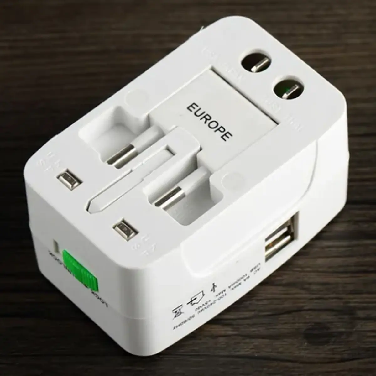 MOMAX Adaptador Enchufe Universal, 120W GAN Adaptador Enchufe para Vision Pro con 3USB C 1USB A, Enchufe Universal Viaje para USA UK Japón EU Australia Canadá