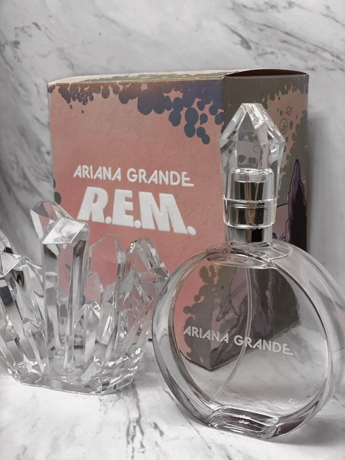 R.E.M ARIANA GRANDE 3