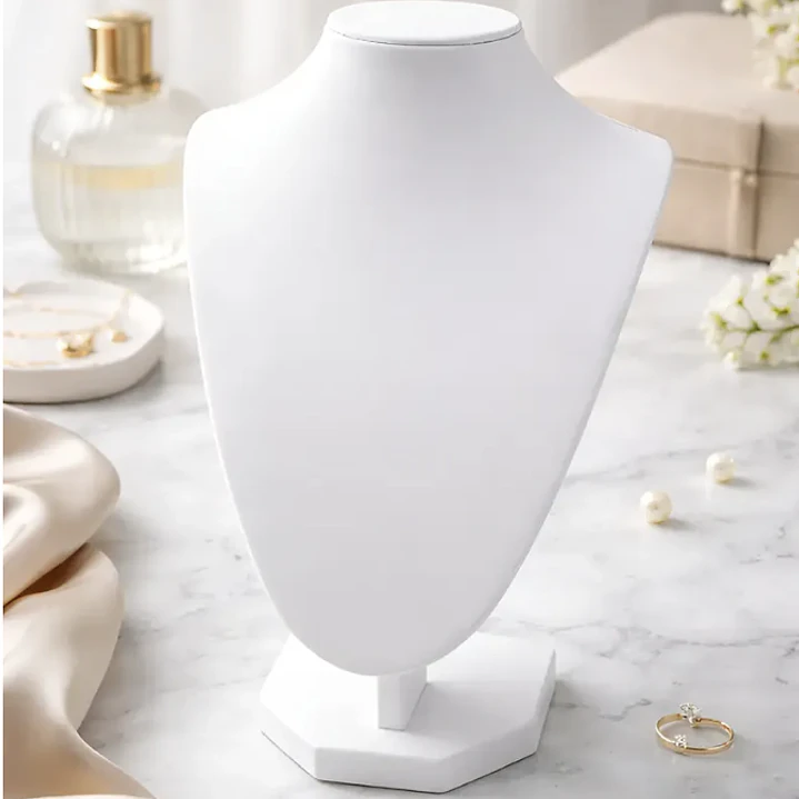 Exhibidor Cuello Alargado Grande Cuerina Blanca 6