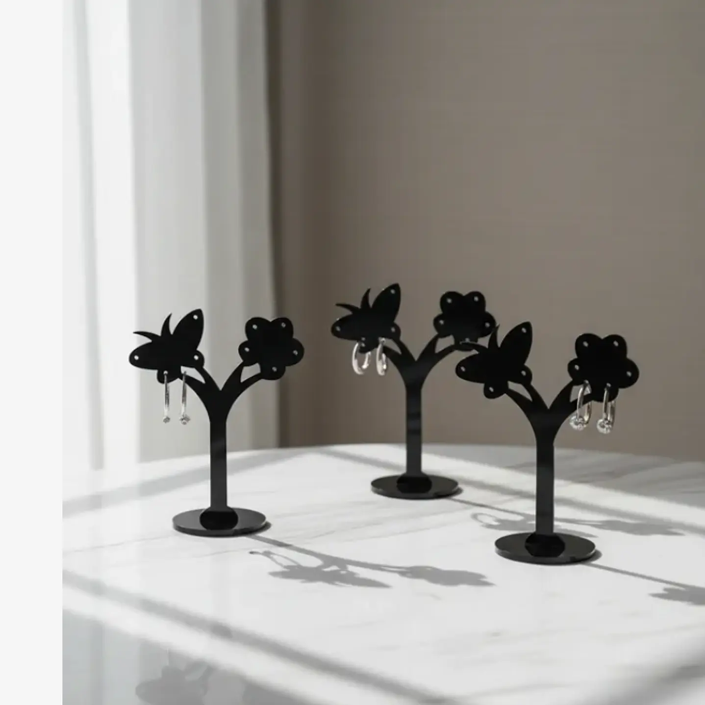 Set 3 Exhibidores Aros Colgantes Acrilico Modelo Mariposa 13