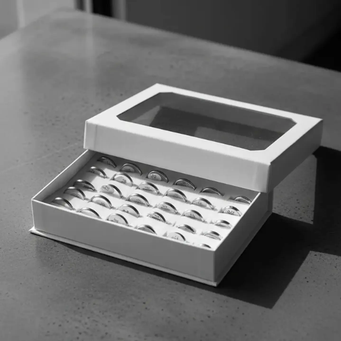 Caja Anillos Ilusión 3mm Acero Platea 36 Unds Med #17 Al #21 4