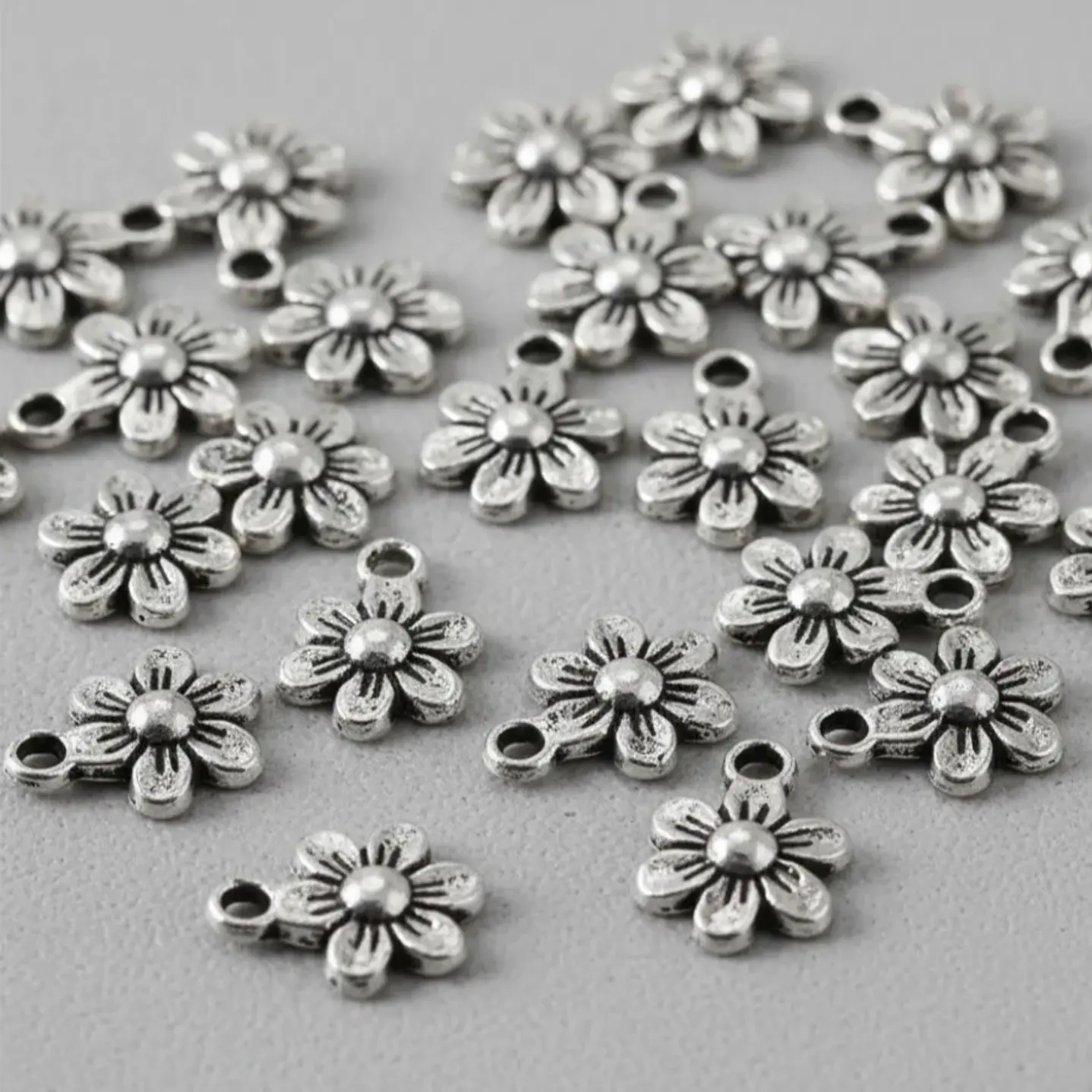 Dijes Chiche Bisutería Pack 50 Unds Modelo Flor Ch72 1