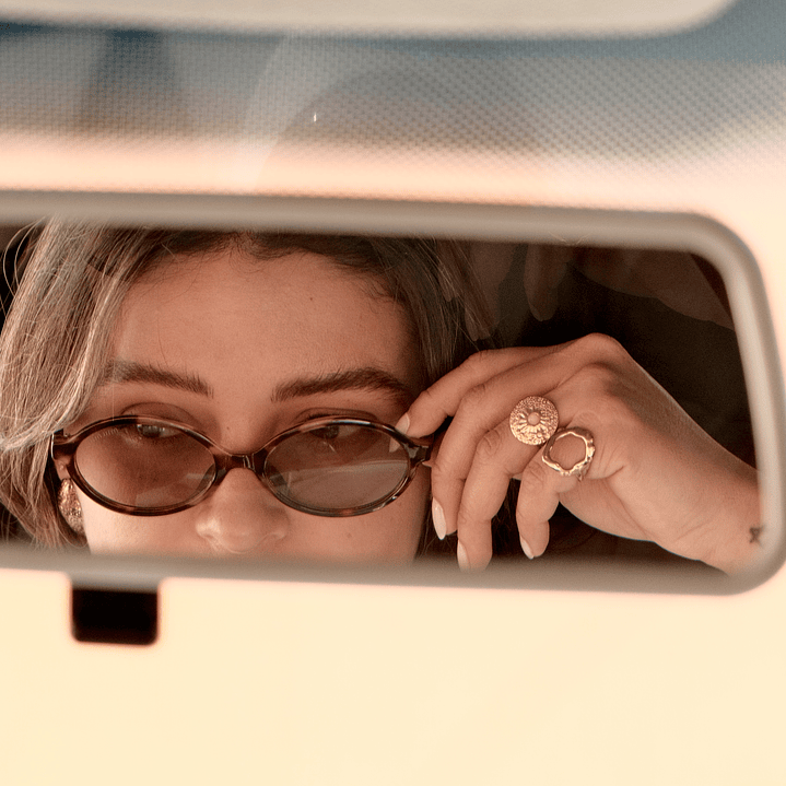 Anillo Abstrato Circular Dorado  2