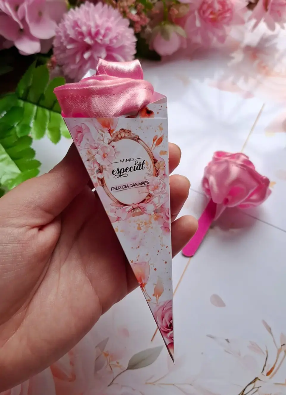 Arquivo de Corte Dia das Mães Buquê de Rosa para Scrunchies e Mini Lixa 1