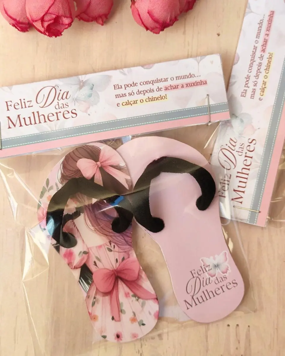 Arquivo Tag e Lapela Xuxinha Chinelo Dia das Mulheres 2