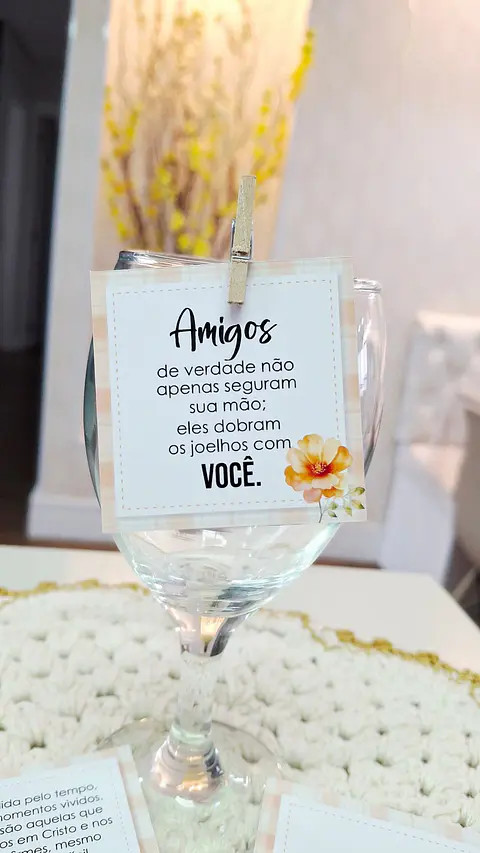 Tag + Menu | Amigos de verdade não apenas seguram sua mão